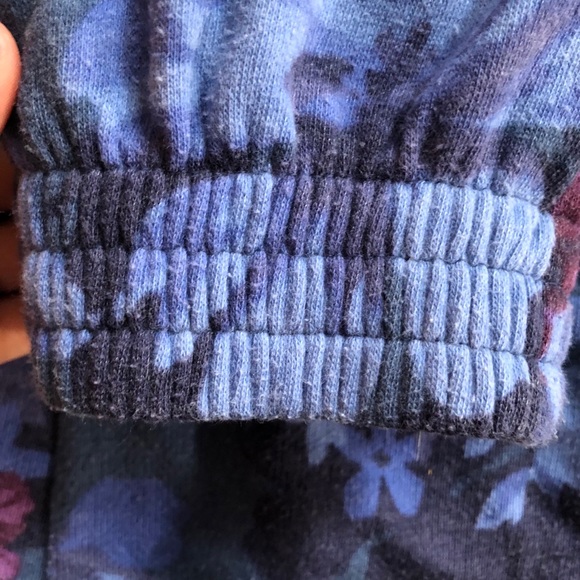 PINK Victoria’s Secret Floral Campus Jogger Small - Picture 2 of 7